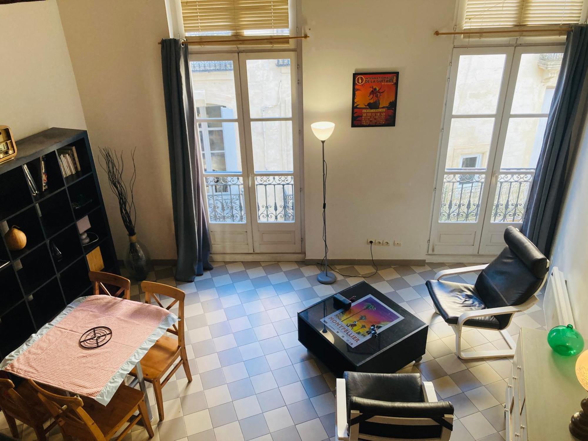 Grand studio meublé et équipé plein centre Montpellier Esterno foto